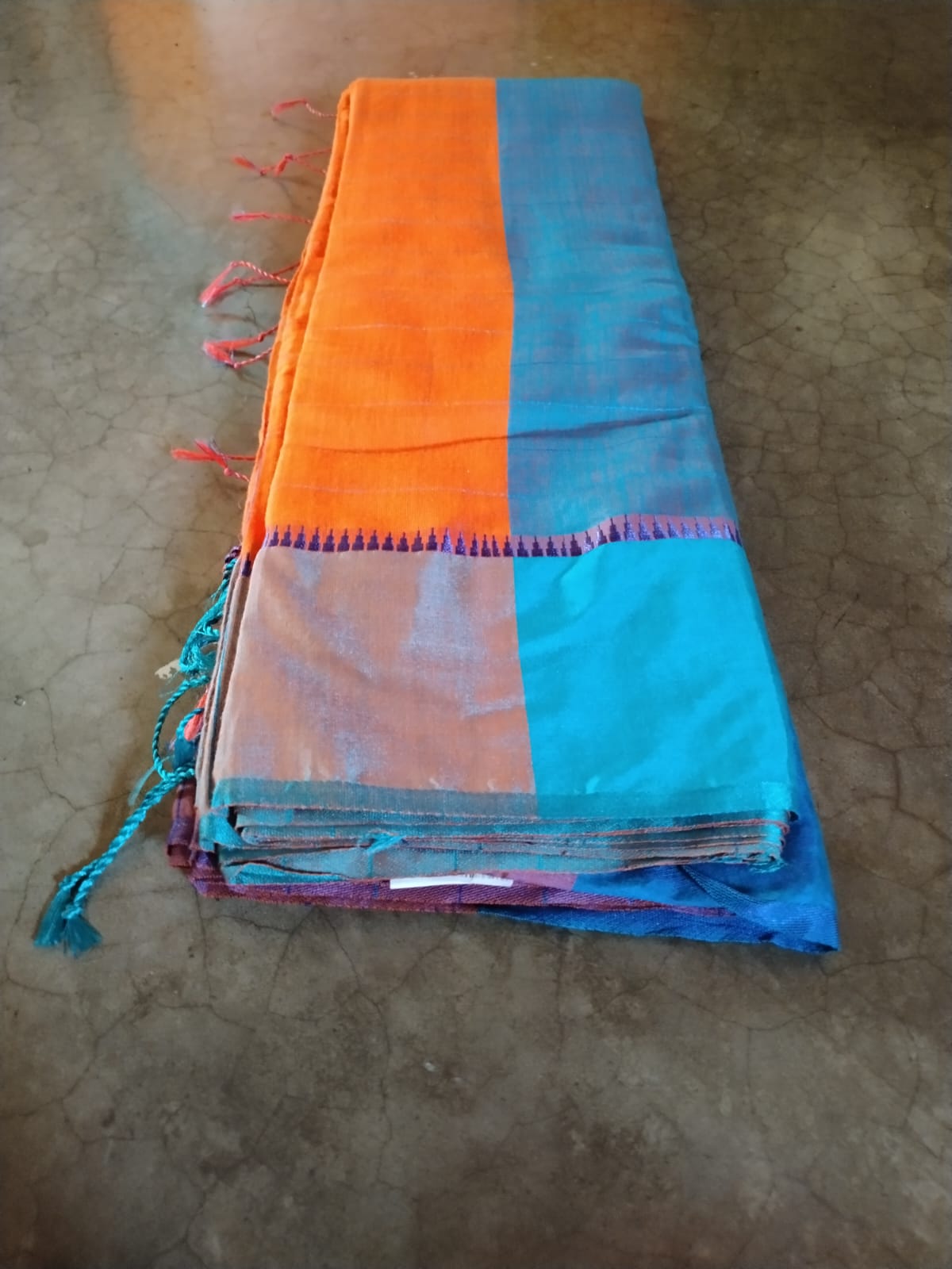 Handloom Tunte orange Saree - Image 2