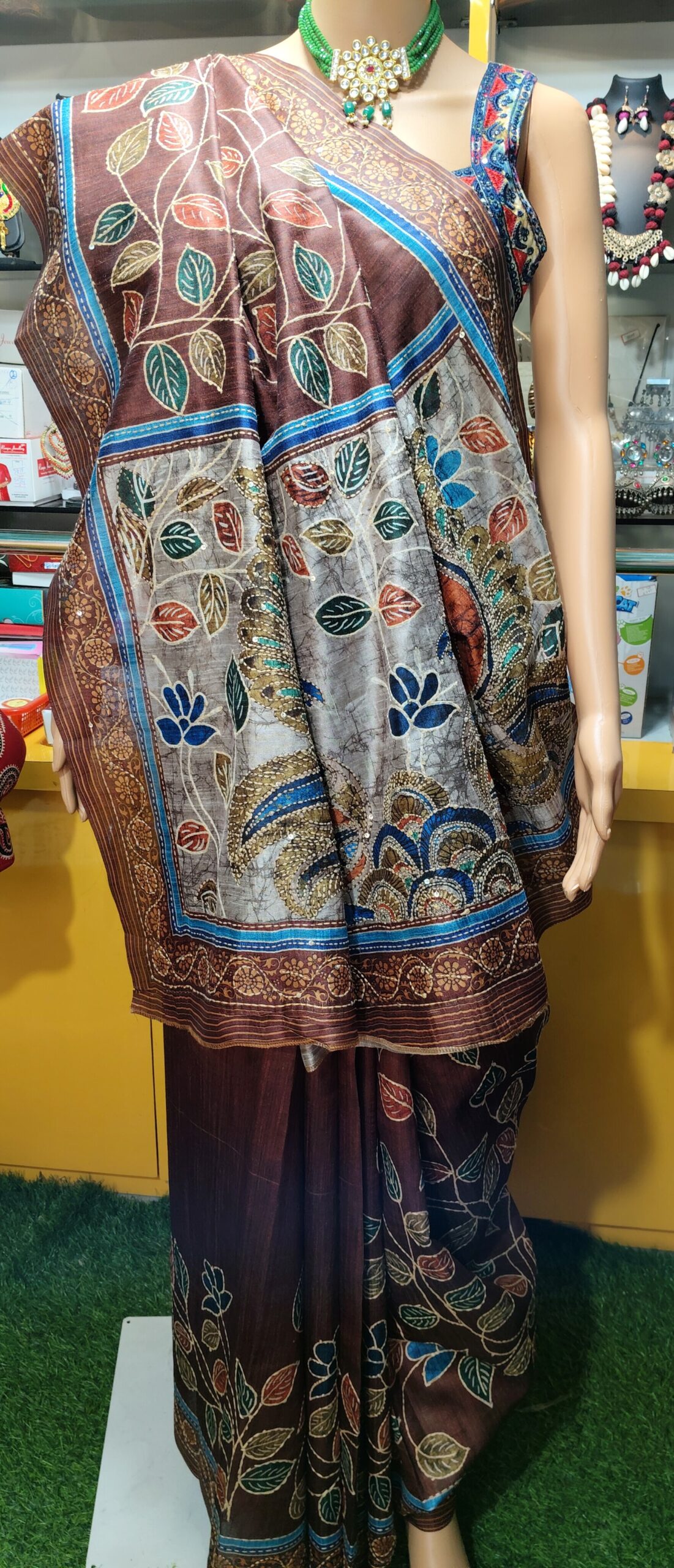 Manipuri Silk Saree with Kantha stitch Chocolate Maroon colour with Peacock emobroidery Kantha design - Image 12