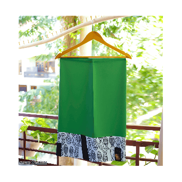 Cotton Saree Green colour base with white fish motif par
