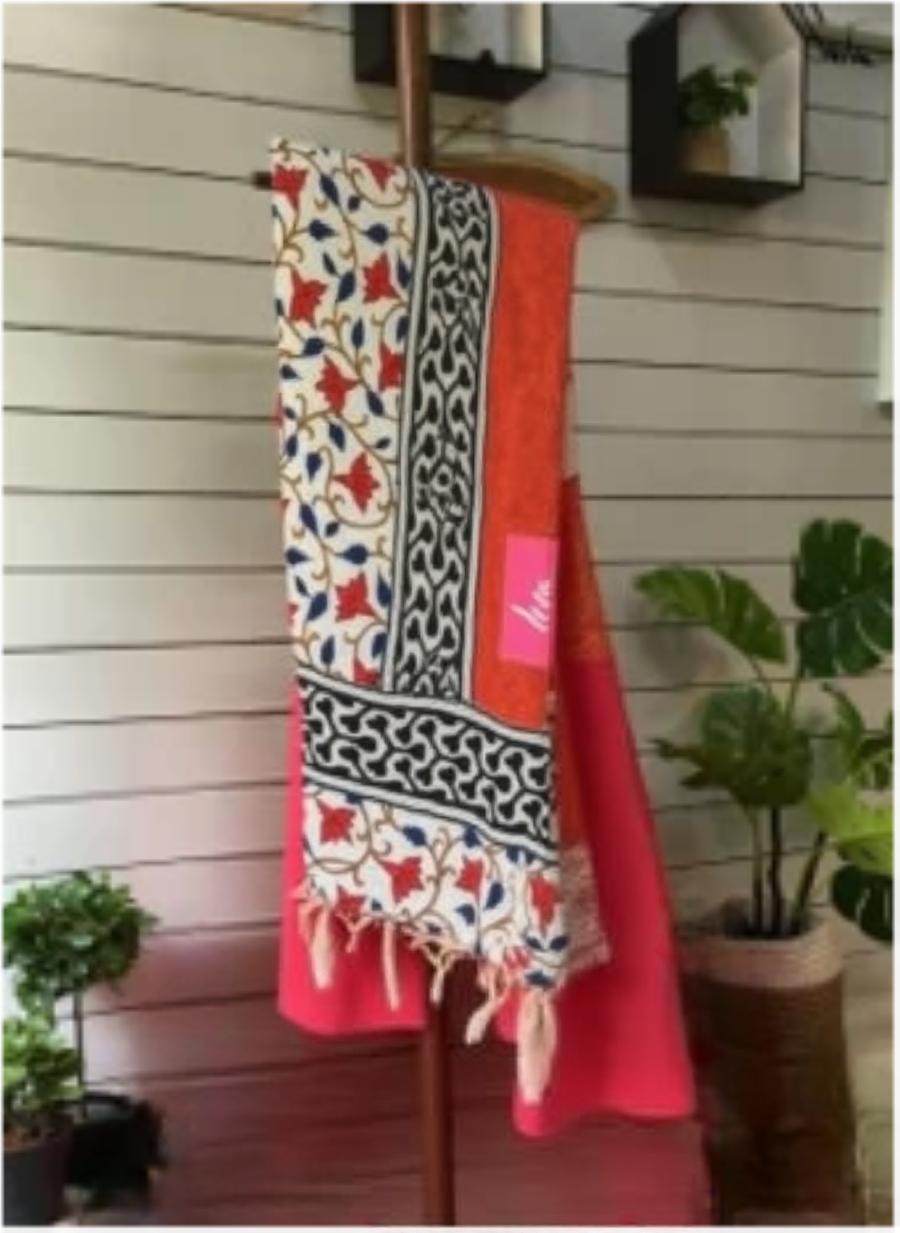 Maheswari Dhabu Saree with Cream colour and Red Jaal print - Image 5