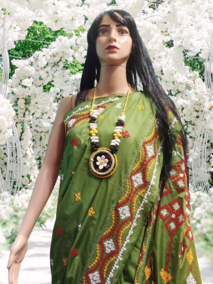 Mirror Gurjari Kaj Green Saree - Image 6