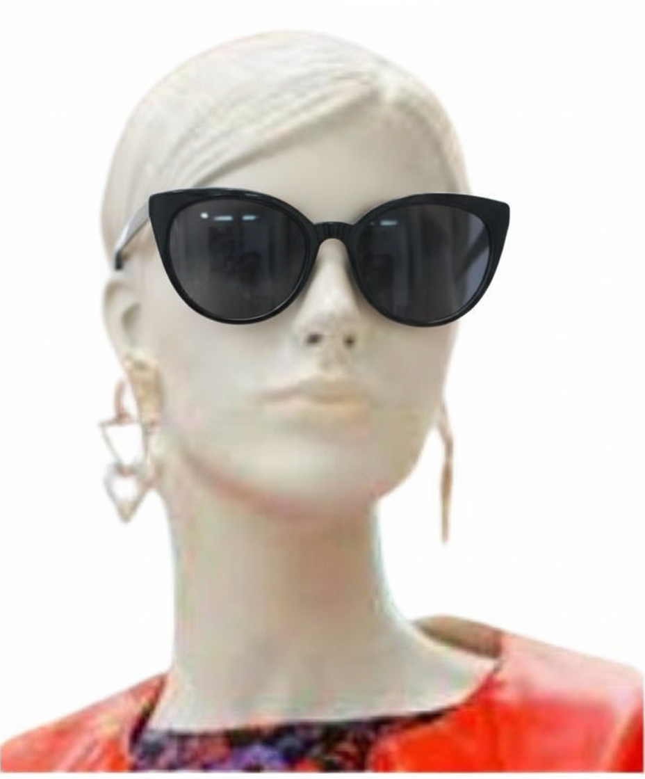 Women Sunglass with cat eye design black colour tint